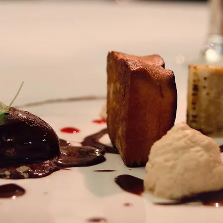 Hotel Mezzo Restaurant&Kamers 3*