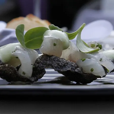 Hotel Mezzo Restaurant&Kamers 3*